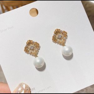 Flowers and Pearls 🌸 Pearl Earrings